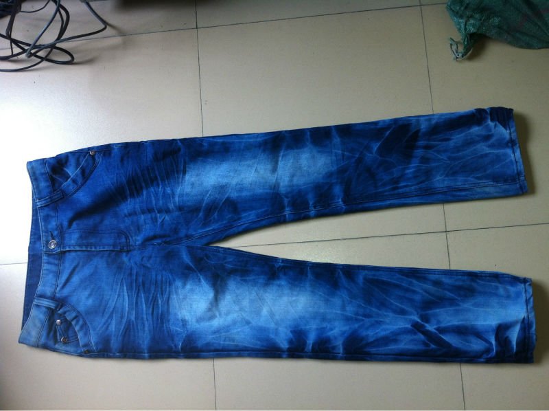 Xin Taiの衣類の工場からの使用された人のジーンズ-ジーンズ問屋・仕入れ・卸・卸売り