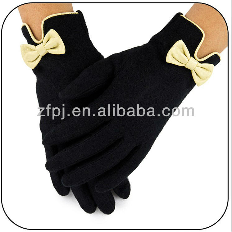 黒エレガントなクリームバタフライウールの手袋-アパレルデザインサービス問屋・仕入れ・卸・卸売り