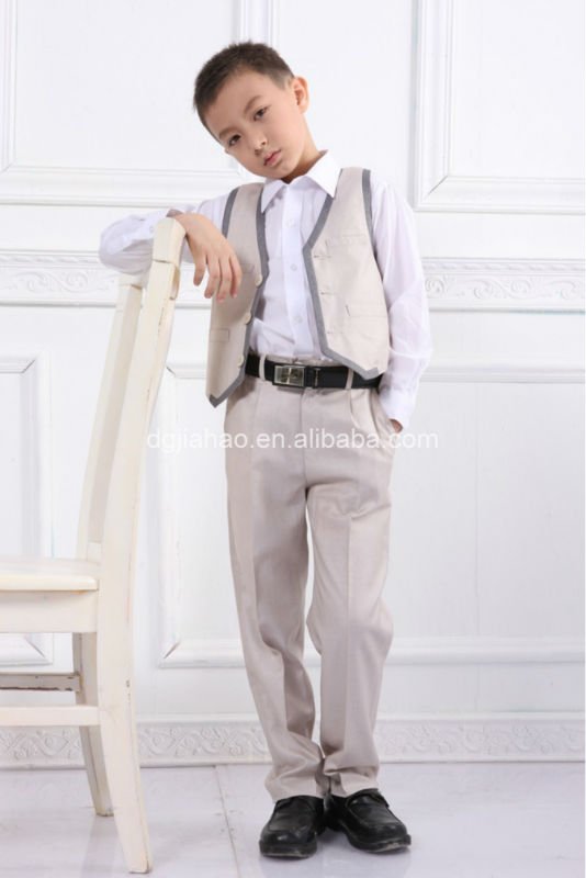 2012人の新しい設計高いfashonの男の子のスーツの摩耗-キッズ服　ベスト問屋・仕入れ・卸・卸売り
