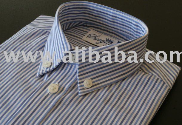 男の子は、センターバックのプリーツが付いている長い袖、ボタンがかかる-キッズ服　シャツ、トップス問屋・仕入れ・卸・卸売り