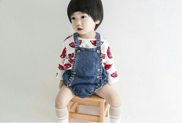 三角形の子供のジーンズのロンパー-キッズ服　ジーンズ問屋・仕入れ・卸・卸売り