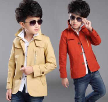 Zm21085a赤とカーキ男の子ピュアカラーコットンショートコート-キッズ服　コート問屋・仕入れ・卸・卸売り