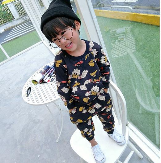 男の子パーカーとパンツスーツ用子供服-キッズ服　セット問屋・仕入れ・卸・卸売り