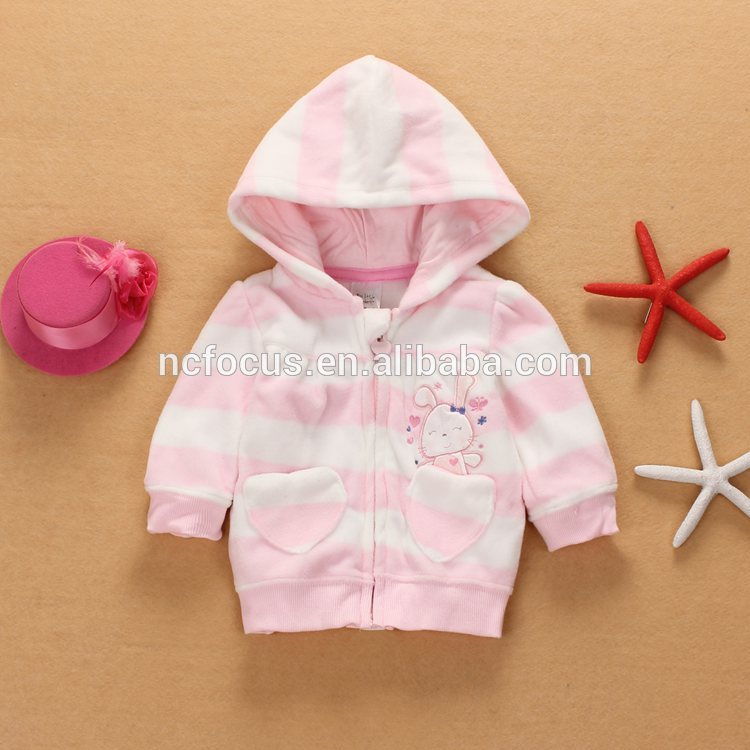 赤ちゃんよちよちとポケットファスナー帽子白とピンクのフーディ-キッズ服　パーカー、スウェットシャツ問屋・仕入れ・卸・卸売り