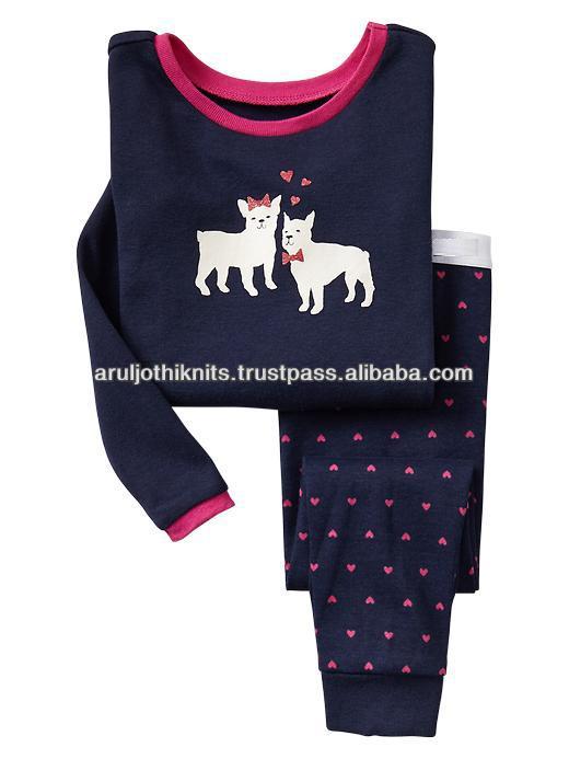 印刷された少女犬のぴったりフィットパジャマセット-パジャマ問屋・仕入れ・卸・卸売り
