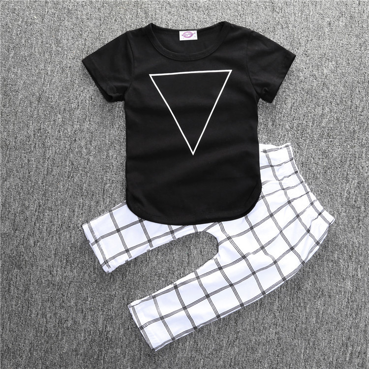 ブラックtシャツ白パンツ赤ちゃん男の子服セット-キッズ服　セット問屋・仕入れ・卸・卸売り
