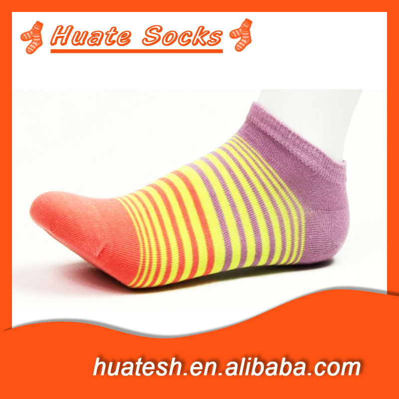 虹カラフルなストライプの女性の足首の綿の靴下-ソックス問屋・仕入れ・卸・卸売り