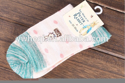 十代の少女のファッショナブルなcomforableと2015熱い販売のチューブソックス-ソックス問屋・仕入れ・卸・卸売り