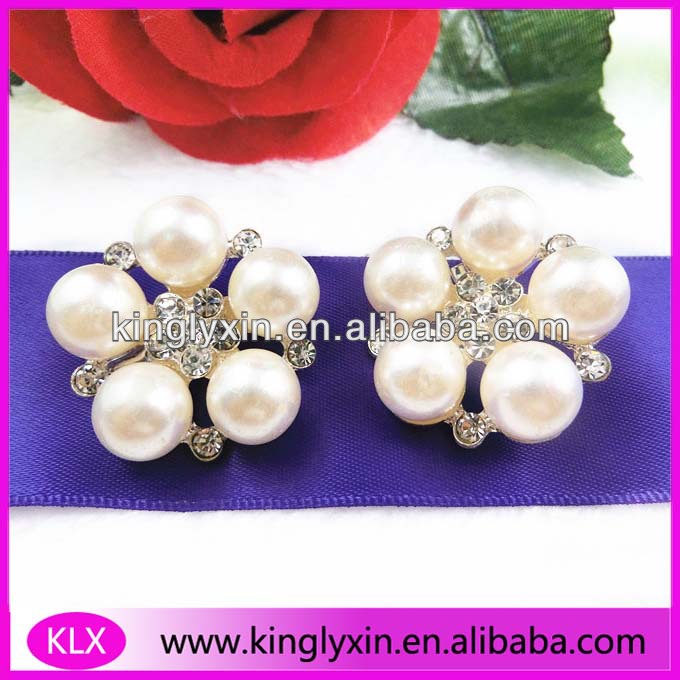 の真珠とラインストーンリボンブローチ結婚式の花束のための花-ボタン問屋・仕入れ・卸・卸売り