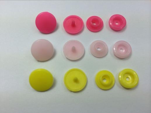 丸いプラスチック製の新しいファッションコスチュームは、 プレスボタンをスナップ-ボタン問屋・仕入れ・卸・卸売り