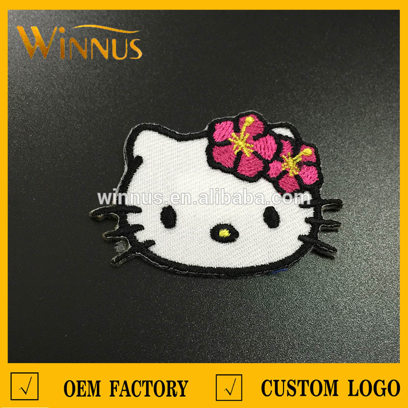 子供服かわいい漫画刺繍ハローキティアイアンでパッチ-アパレル副資材　ラベル問屋・仕入れ・卸・卸売り