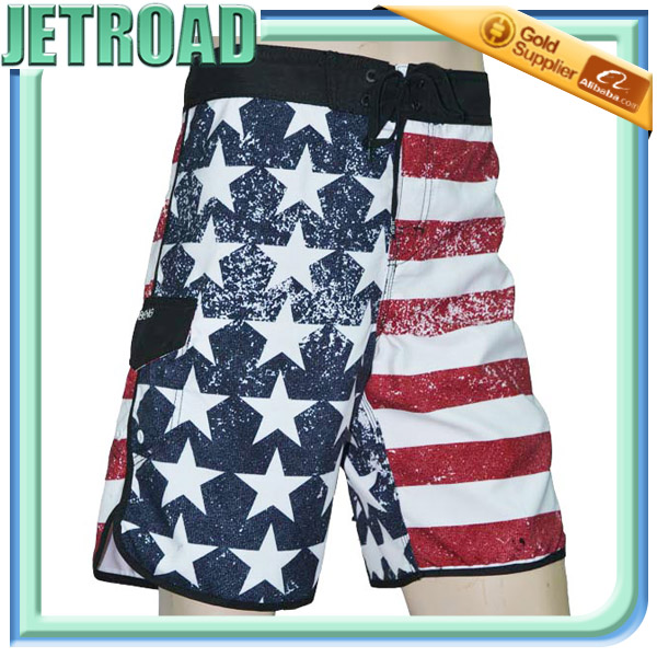 男性の米国旗ビーチウェアのショーツ昇華印刷配置デザイン-水着類問屋・仕入れ・卸・卸売り
