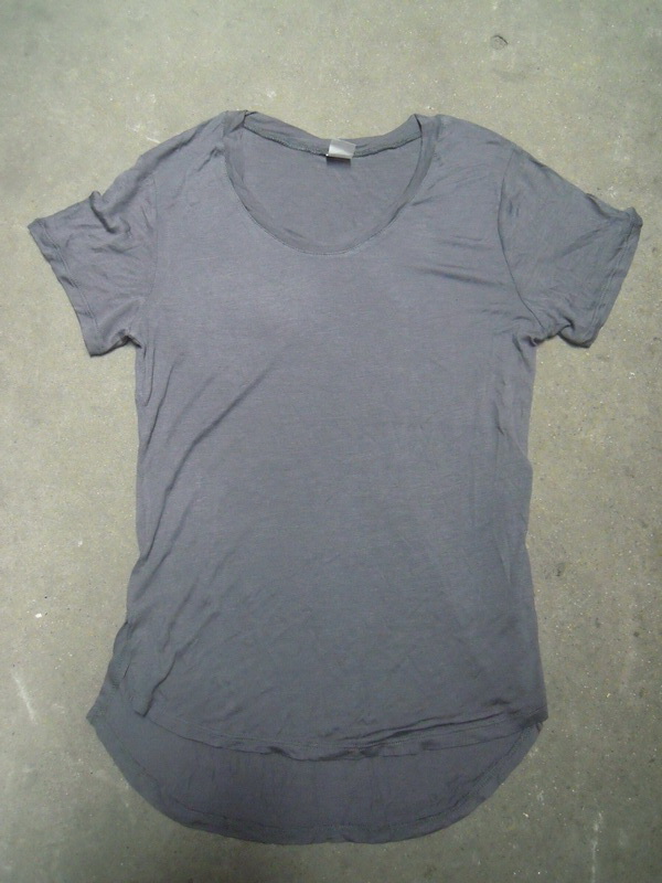 女性はラウンドネックショートスリーブショートフロントチュニックシャツ-Tシャツ問屋・仕入れ・卸・卸売り