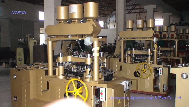 産業ローラーのチェーン集まっている機械(16A-1,16B-1)-鋳造機械問屋・仕入れ・卸・卸売り